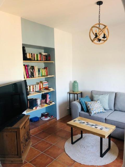Room With Bathroom In Private House Casa Mar ตอร์ร็อกซ์ ภายนอก รูปภาพ